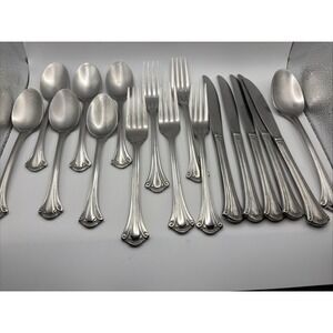 Wallace RESPLENDENCE Stainless 18/10 Flatware Serving Spoons Forks Knives 17pc